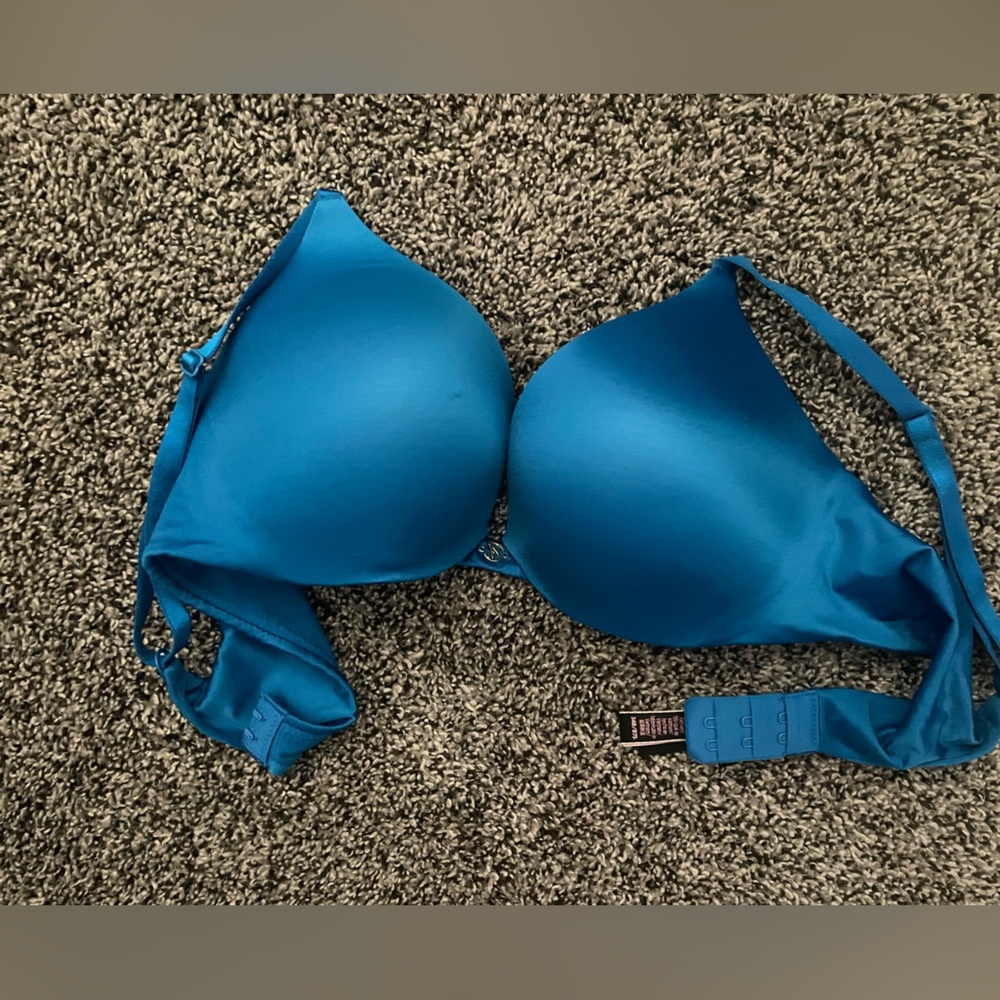 Victoria's Secret Vibrant Blue Push up Bra